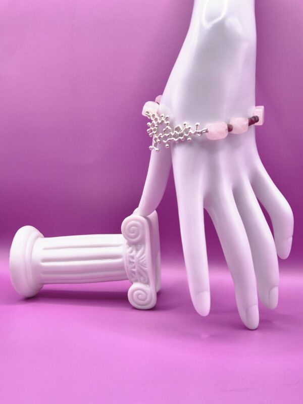 BRACCIALE CON QUARZO ROSA, RUBINO GREZZO E MOLECOLA DI OSSITOCINA