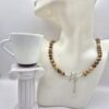 COLLANA IN PIETRA PAESINA CON MOLECOLA DI CAFFEINA E CHARM MOKA
