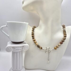 COLLANA IN PIETRA PAESINA CON MOLECOLA DI CAFFEINA E CHARM MOKA