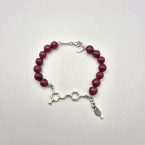 BRACCIALE IN GIADA RUBELLITE CON MOLECOLA DI RESVERATROLO E CHARM CALICE DI VINO